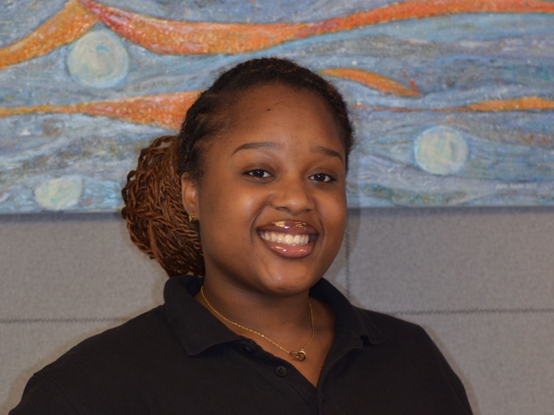 Claude Kevine, Auszubildende